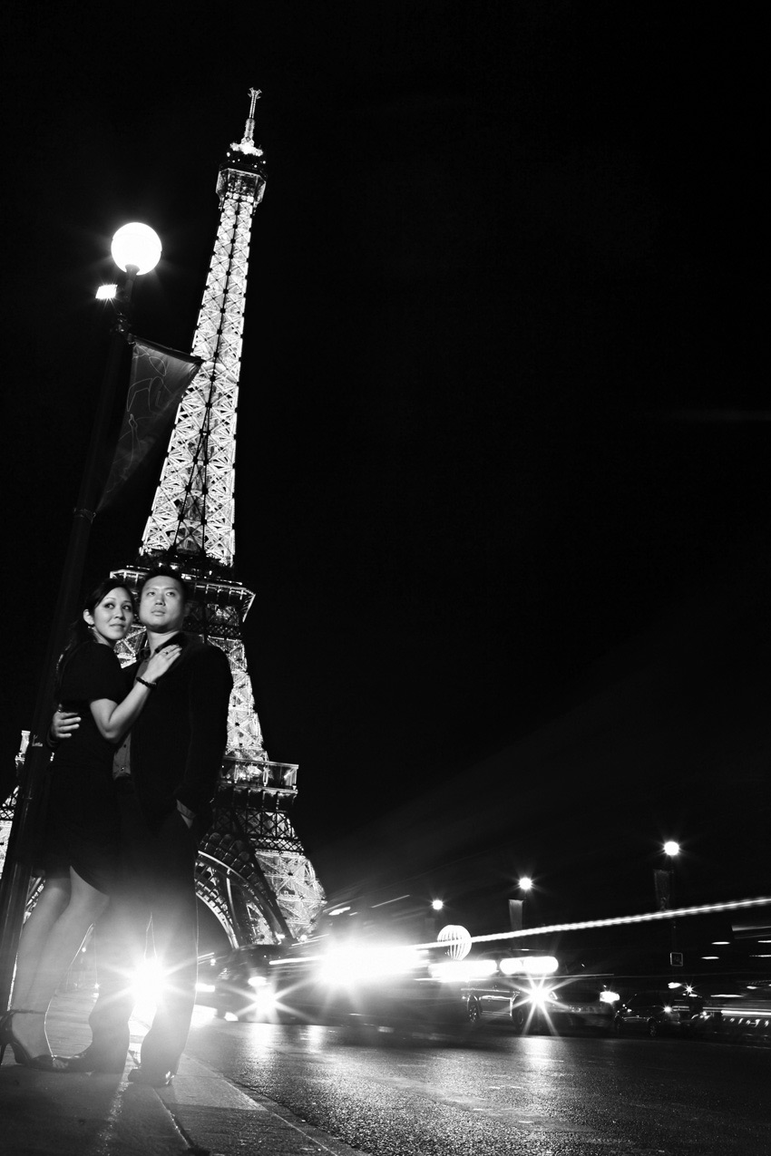 eiffel_tower_night_paris_engagement_shoot_tiff_albert_14.jpg