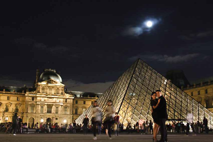 louvre_night_paris_engagement_shoot_tiff_albert_11.jpg