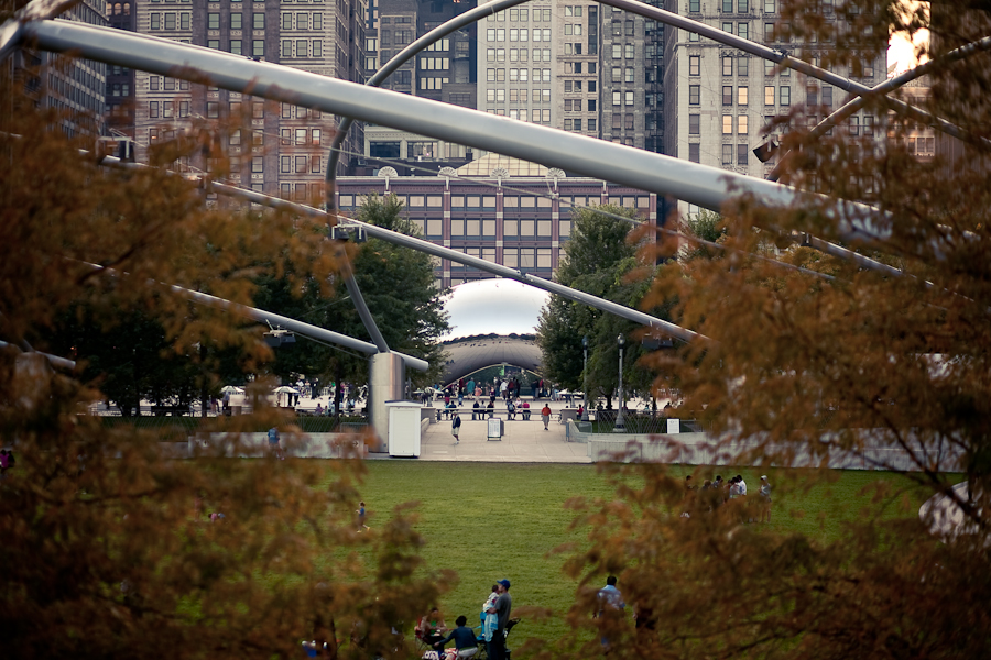 chicago_12 chicago wedding photographer, table 4 weddings photography, Jay Pritzker Pavilion, millennium park, cloud gate
