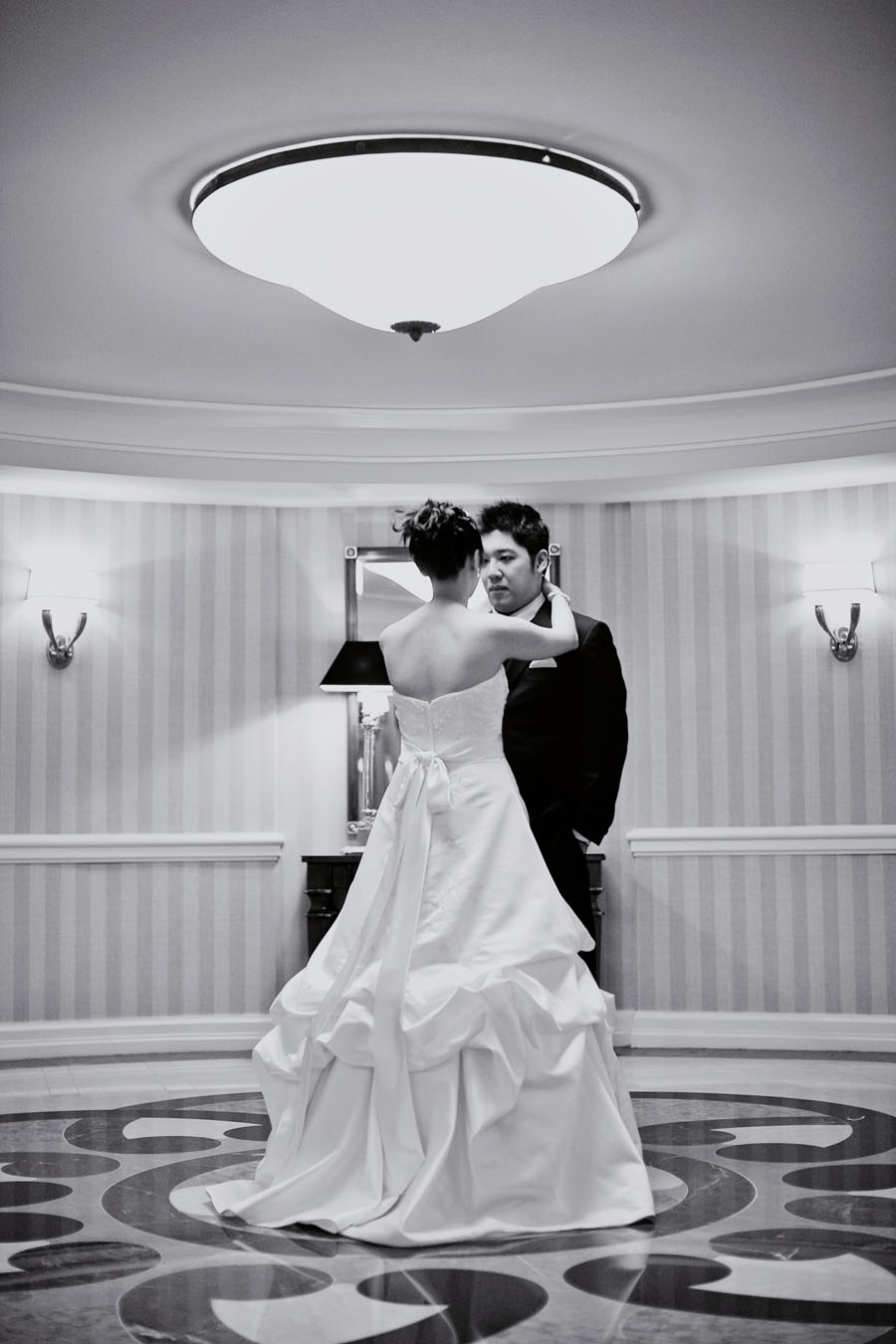 queenie_carson_blog outdoor wedding at the four seasons hotel in las vegas by destination wedding photographer table4 weddings
