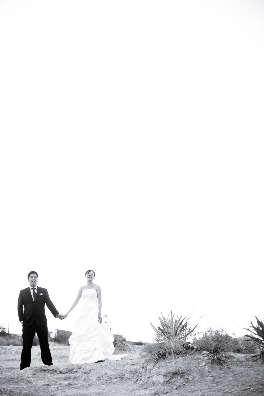 queenie_carson_blog night time outdoor wedding photos at red rock canyon in las vegas by destination wedding photographer table4 weddings
