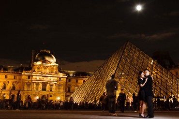 paris france louvre engagement night time photo