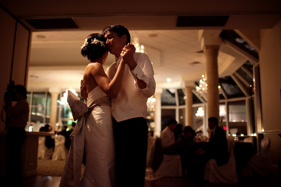 ashton gardens houston wedding images, ashton gardens wedding photographer, first dance at ashton gardens image