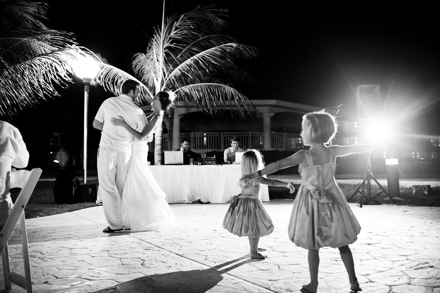 moon palace mexico destination wedding image