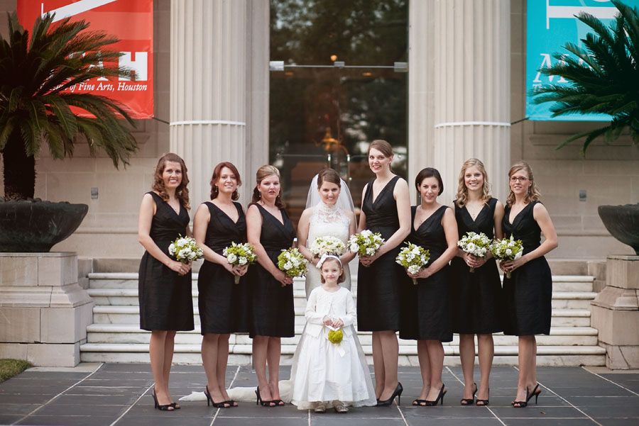 classy elegant wedding at st. anne's catholic church in houston photographed by wedding photographer table4 weddings