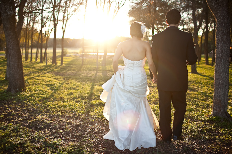 classic country outdoor wedding ceremony at texas old town kyle photographed by table4