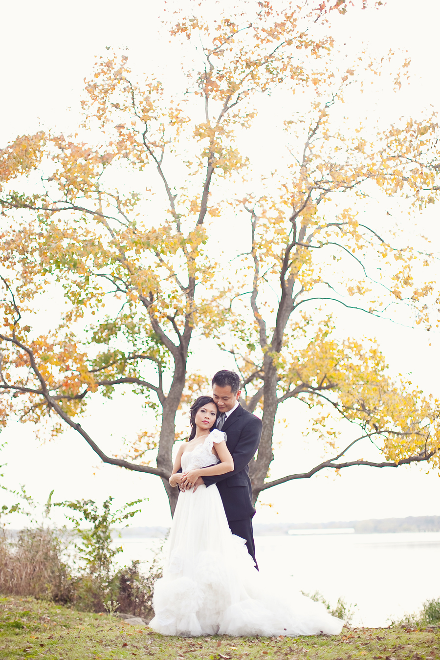 classic and elegant bridal session at white rock lake dallas texas photographed by table4