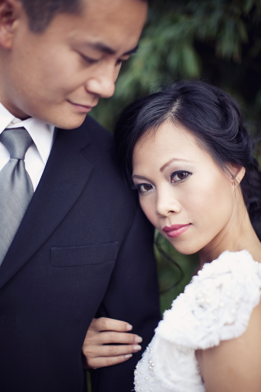 classic and elegant bridal session at white rock lake dallas texas photographed by table4