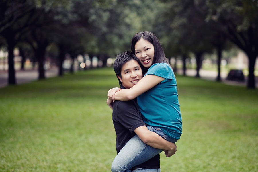 fun, fresh engagement photos at smu and mockingbird station photographed by dallas wedding photographers table4 weddings