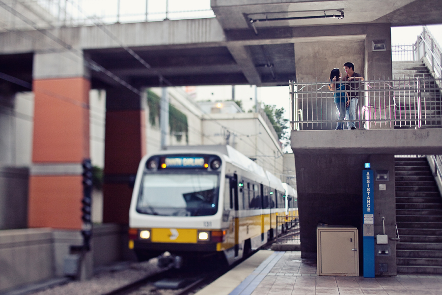 fun, fresh engagement photos at smu and mockingbird station photographed by dallas wedding photographers table4 weddings