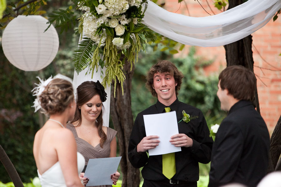 classy vintage diy outdoor wedding photography at artspace 111 in fort worth by fort worth wedding photographer table4