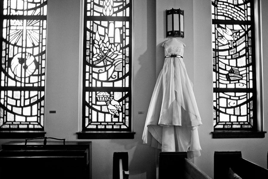 elegant modern diy wedding at the ridglea presbyterian church of fort worth photographed dallas wedding photographers table4 weddings