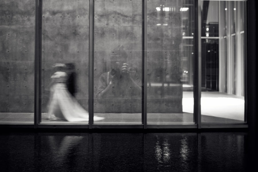 elegant modern diy wedding at the modern art museum of fort worth photographed plano wedding photographers table4 weddings