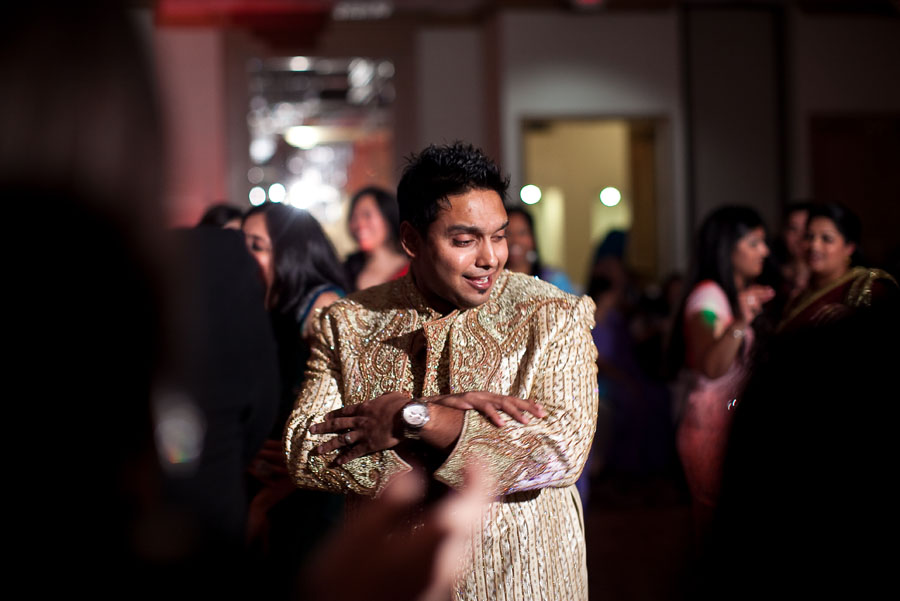 indian pakistani wedding reception in houston texas photographed by dallas wedding photographer table4