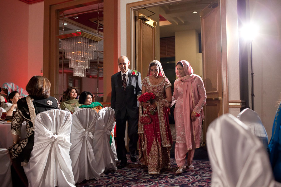 indian pakistani wedding reception in houston texas photographed by dallas wedding photographer table4