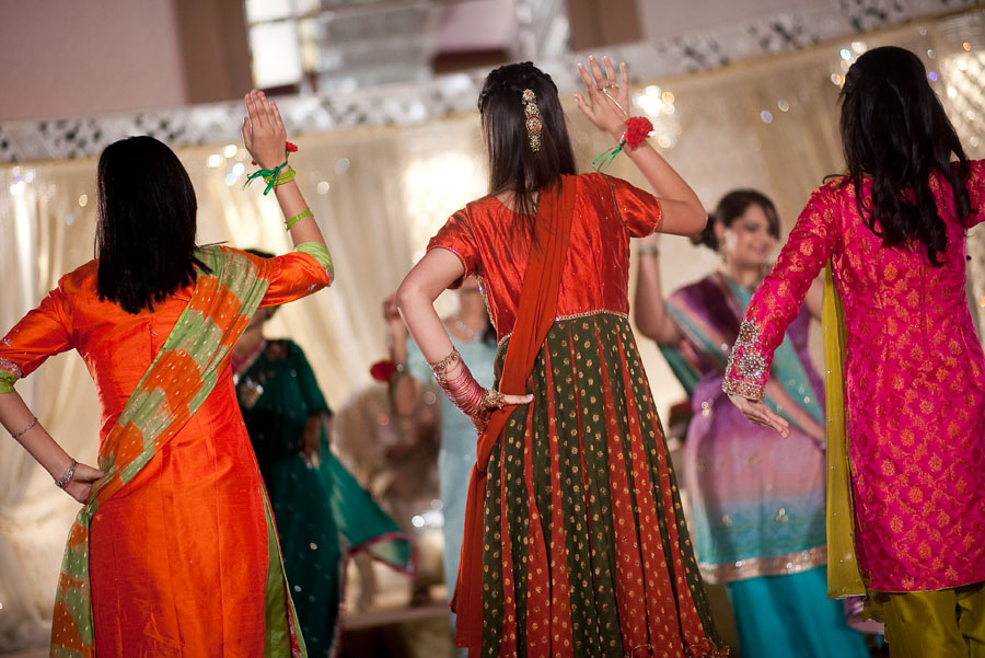 indian pakistani wedding reception in houston texas photographed by dallas wedding photographer table4