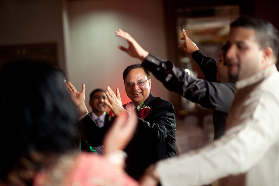 indian pakistani wedding reception in houston texas photographed by dallas wedding photographer table4