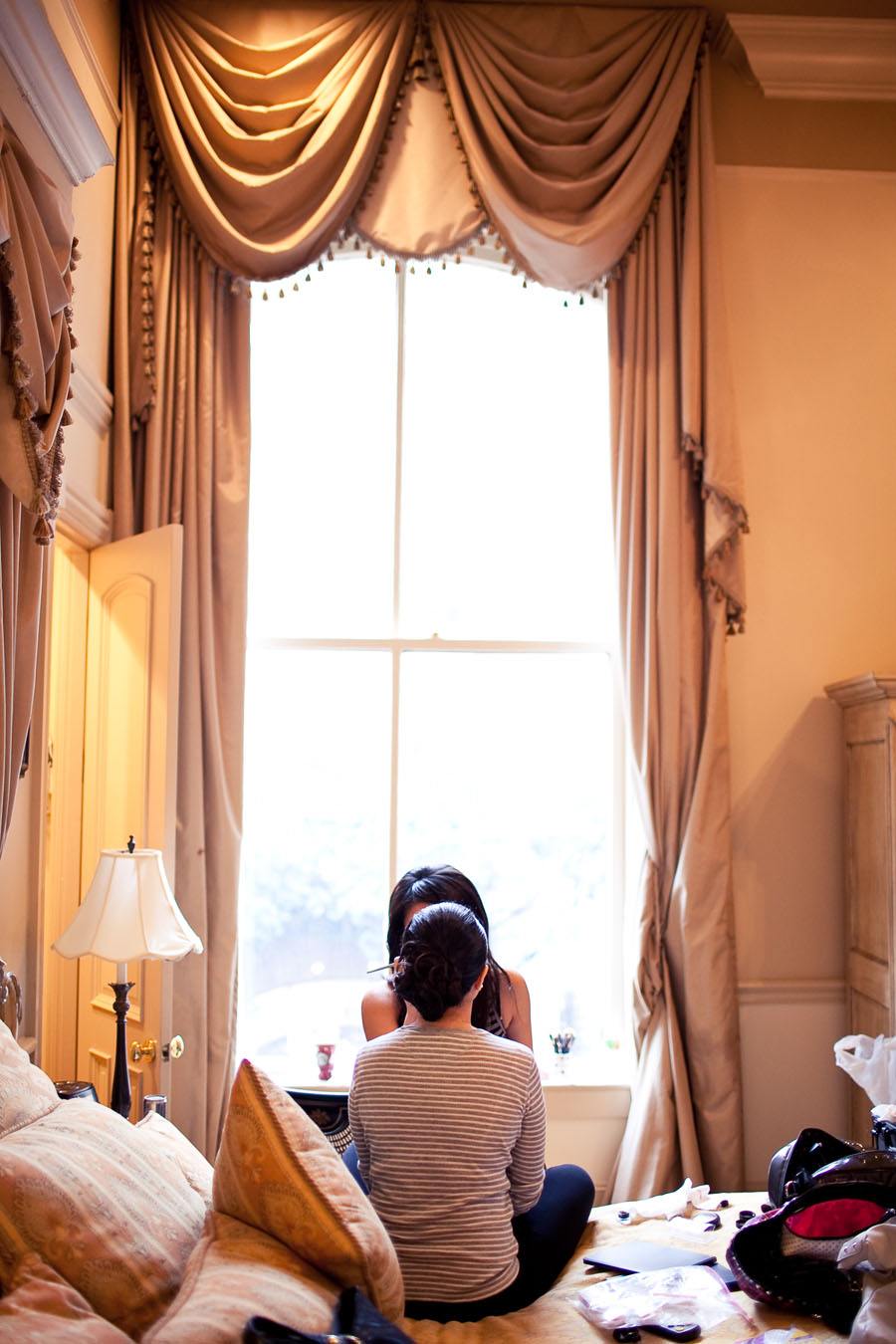 classic elegant wedding at the driskill hotel in downtown austin photographed by austin wedding photographer table4 weddings