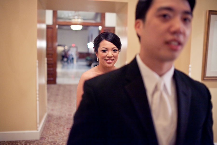 classic elegant wedding at the driskill hotel in downtown austin photographed by austin wedding photographer table4 weddings