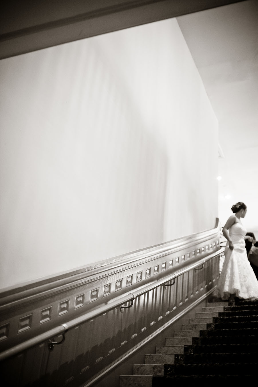 classic elegant wedding at the driskill hotel in downtown austin photographed by austin wedding photographer table4 weddings