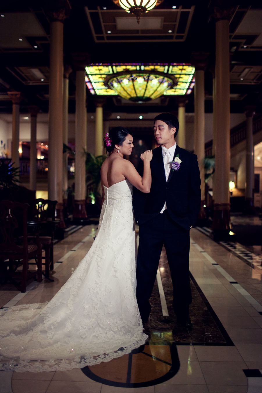 classic elegant wedding at the driskill hotel in downtown austin photographed by austin wedding photographer table4 weddings