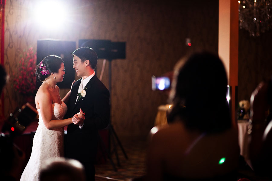 classic elegant wedding at the driskill hotel in downtown austin photographed by austin wedding photographer table4 weddings