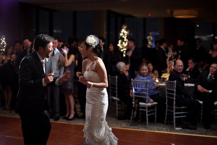 fashionable, chic, modern, fun wedding at the joule hotel dallas and tower club photographed by dallas wedding photographer table4 weddings