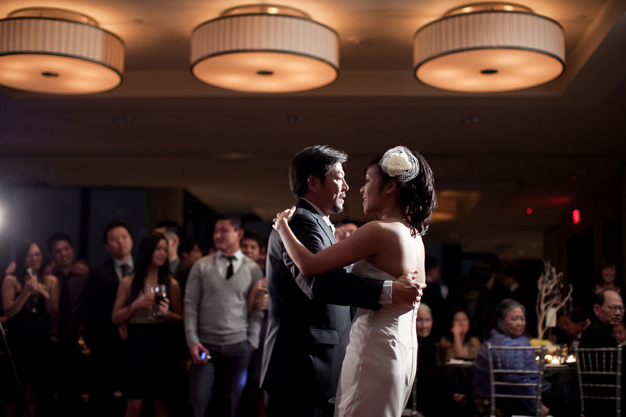 fashionable, chic, modern, fun wedding at the joule hotel dallas and tower club photographed by dallas wedding photographer table4 weddings