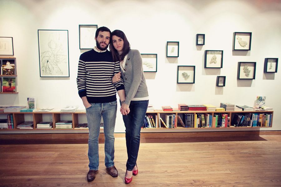 fun, chic engagement photos at domy books houston by dallas wedding photographer table4