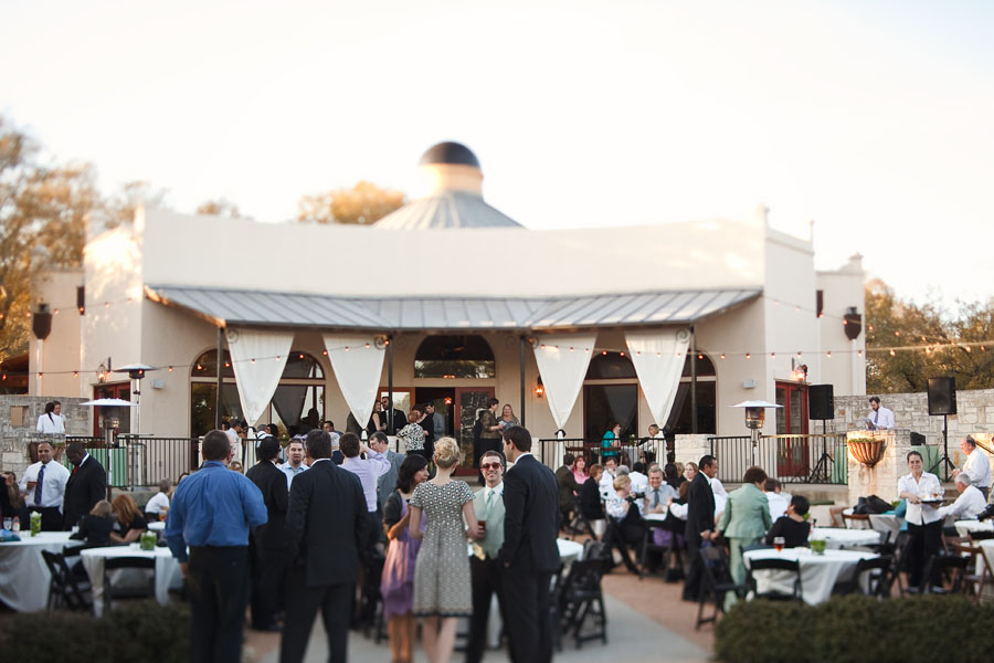 fun outdoor wedding at hamilton 12 in austin texas by dallas wedding photographer table4