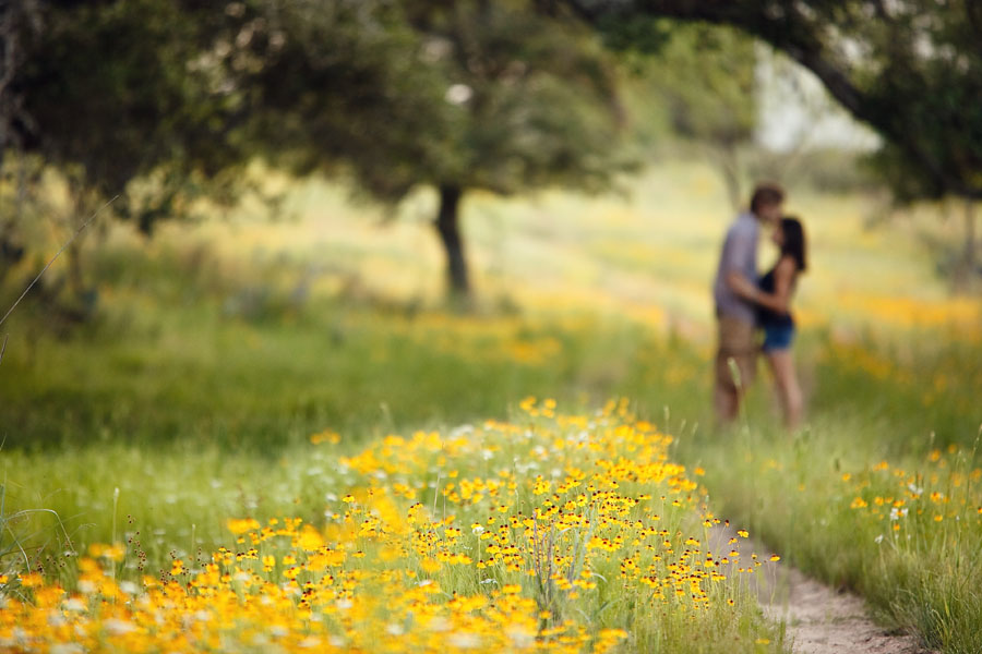 llano texas ranch engagement session by dallas wedding photographer table4