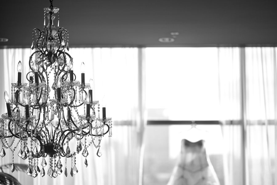 chic modern hotel zaza houston wedding photography by dallas photographer table4