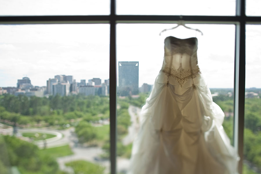 chic modern hotel zaza houston wedding photography by dallas photographer table4