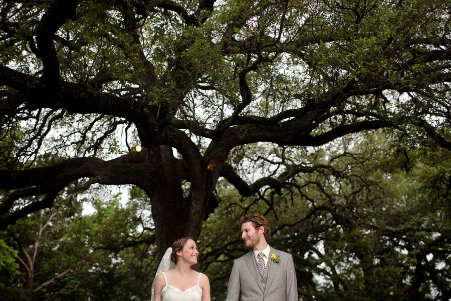 sweet southern charming mercury hall austin wedding photos by dallas photographer table4