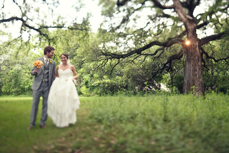 sweet southern charming mercury hall austin wedding photos by dallas photographer table4