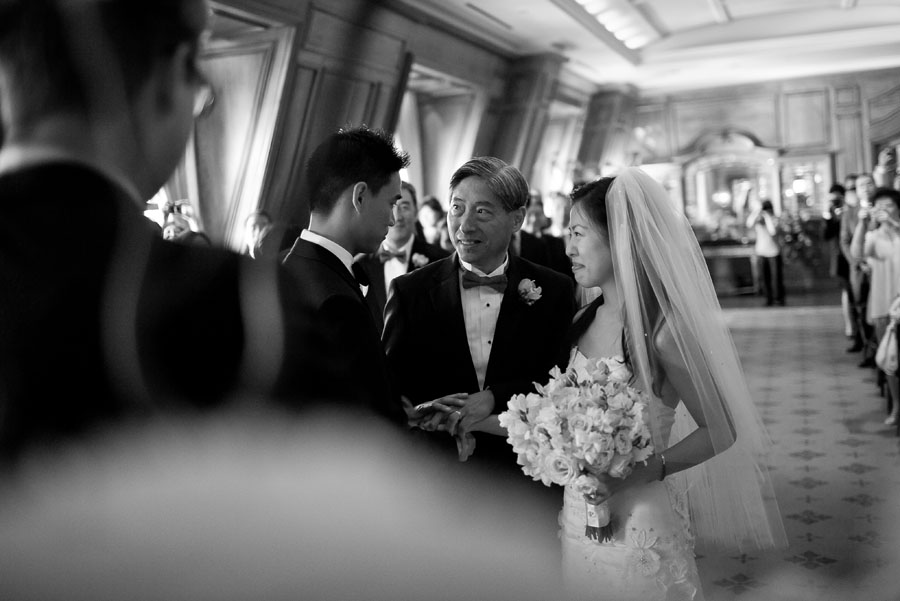 glamorous uptown luxury wedding at the crescent hotel in dallas by table4 photography