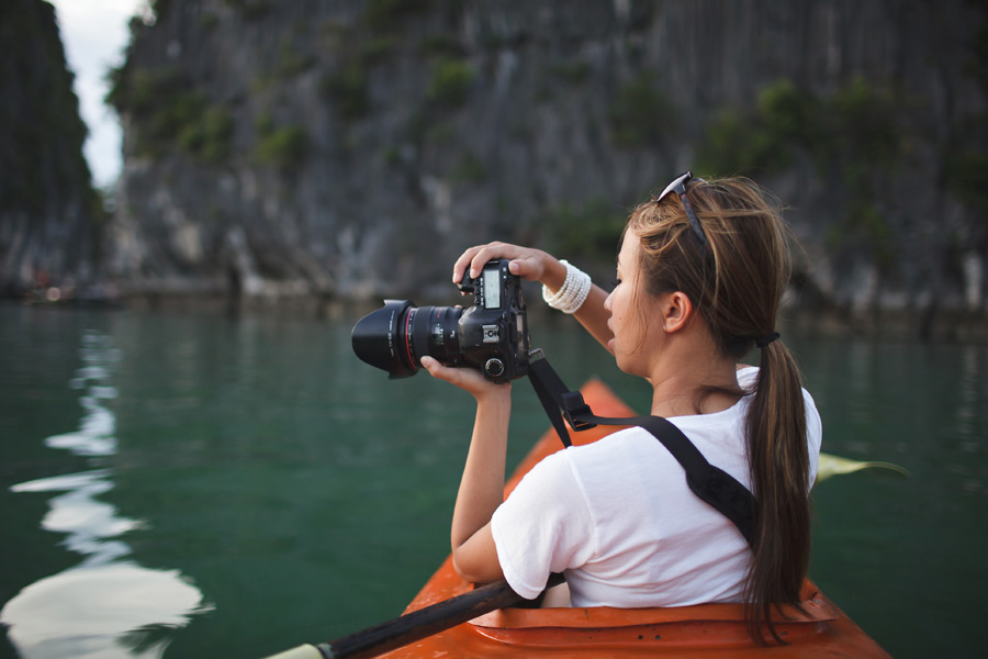 ha long bay junk boat engagement