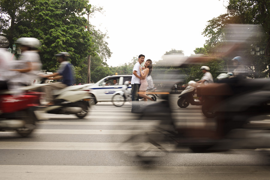 hanoi vietnam engagement session photo