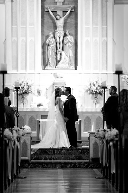 classic modern st. thomas aquinas wedding by dallas wedding photographer table4