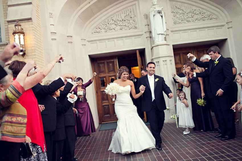 classic modern st. thomas aquinas wedding by dallas wedding photographer table4