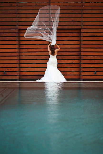 fresh, modern bridal portraits at luxurious dallas hotel palomar by table4 photography, wind blown veil