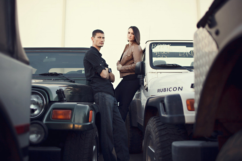 jeep junkyard engagement photo