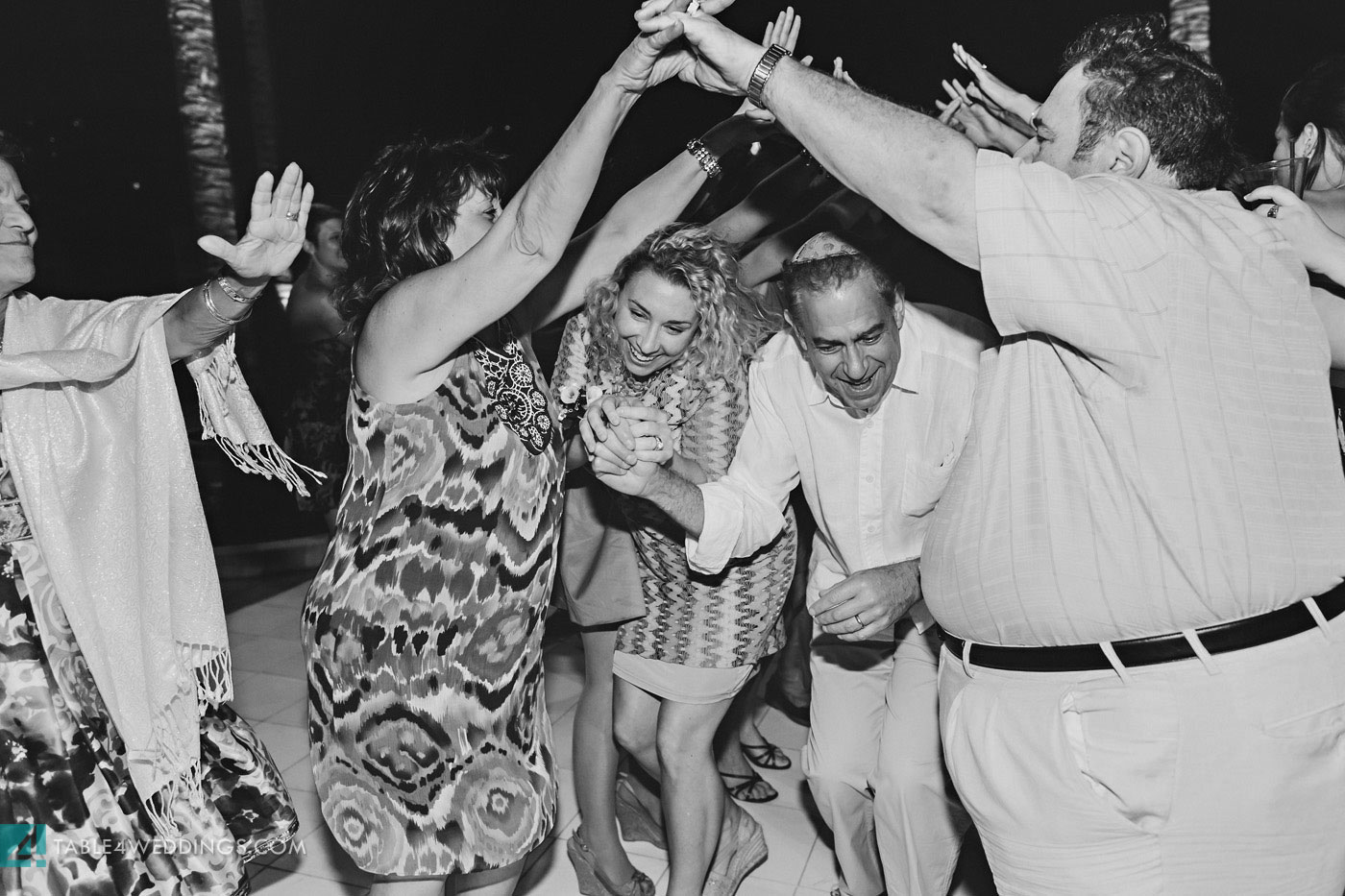 atlantis bahamas beach wedding during hurricane sandy