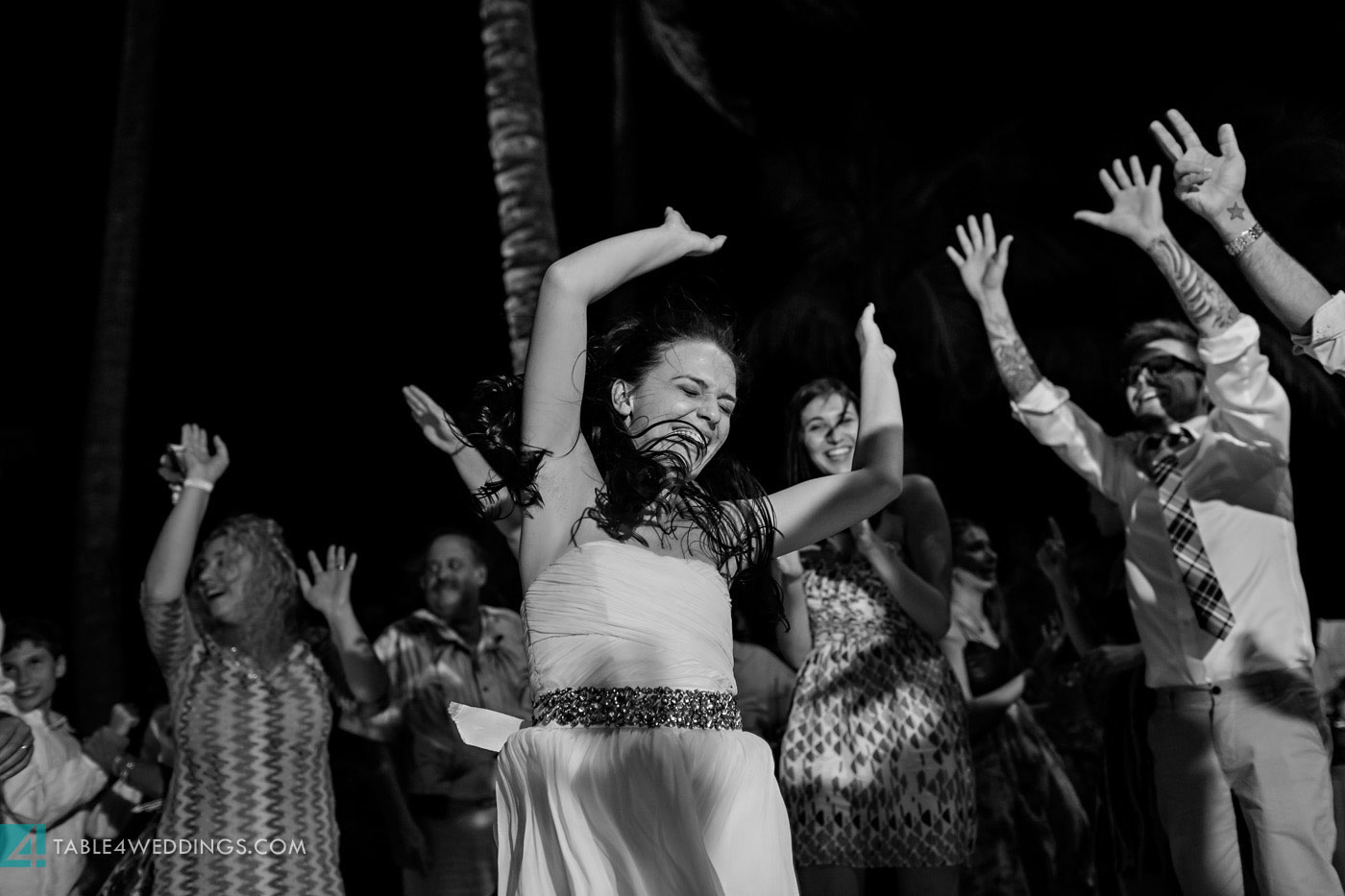 atlantis bahamas beach wedding during hurricane sandy