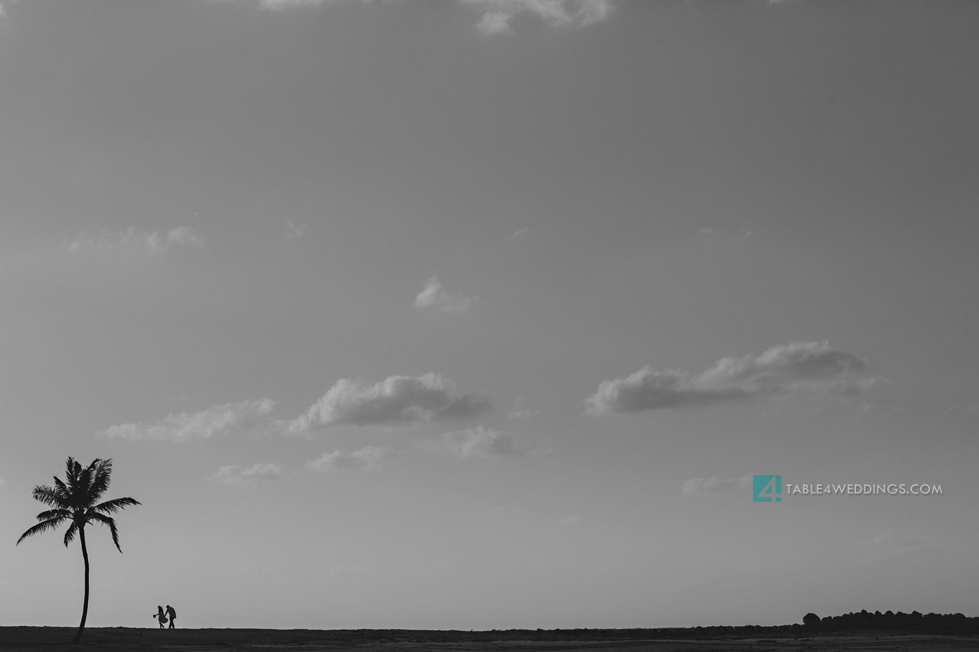 atlantis bahamas beach wedding during hurricane sandy