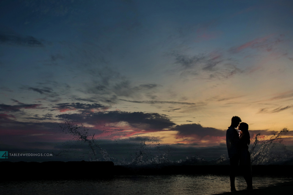 027 table4 best of 2013 engagement photos laguna beach waves at sunset