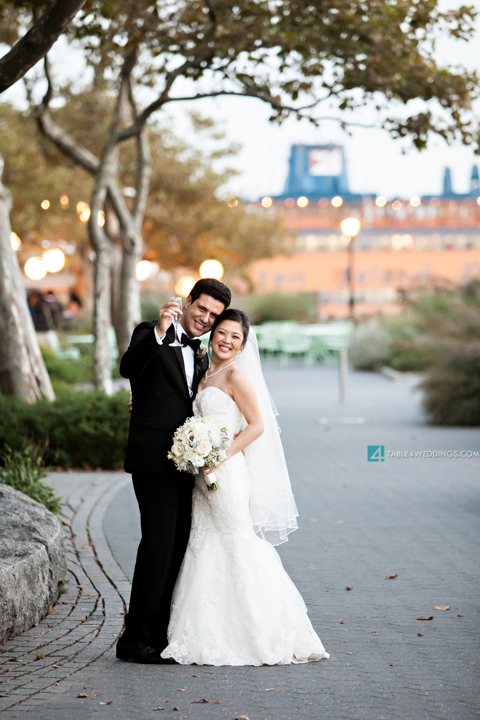 battery gardens park restaurant bride and groom image