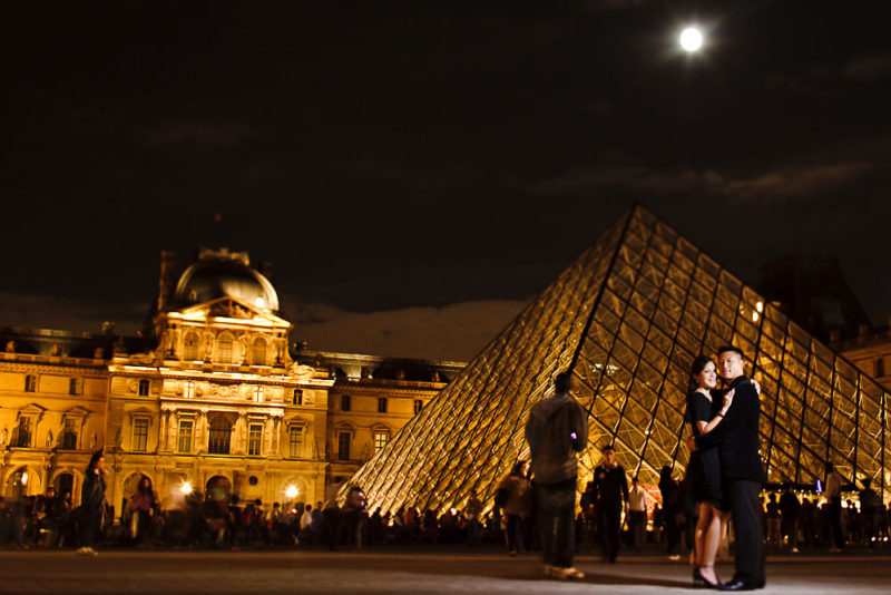 paris france louvre engagement night time photo